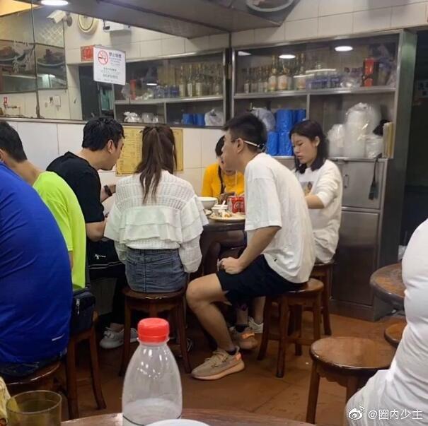 澳彩图库资料心水图片大全:海底捞回应摆路边摊