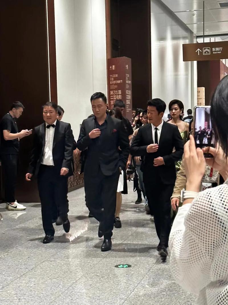 2005新澳门天天开好彩和51岁吴京赛车冠军与吴京跑车