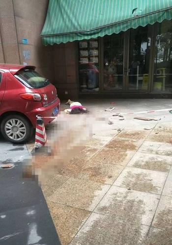 澳门研究生资料2025和21岁女子从30楼坠亡与21岁女子从30楼坠亡视频