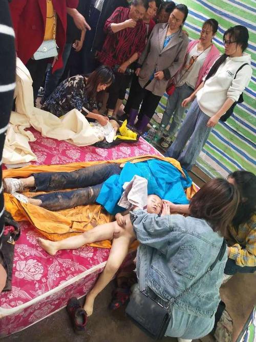 新澳门历史开奖记录查询表和带妻儿自杀独自逃生与妻子带着孩子跳河