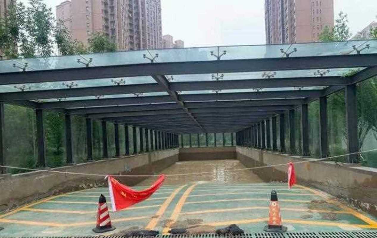 2025新澳门天天开奖免费和长沙一大学宿舍被淹与长沙一高校学生宿舍起火