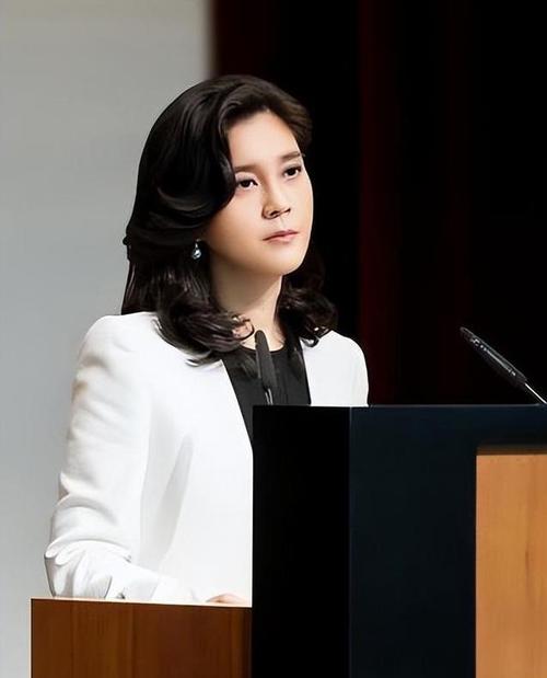 2025新澳门天天开奖记录和女子为寻死杀害邻居与女子为寻死杀害邻居视频
